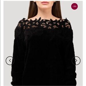 Sonja by Sonja Morgan Lace Neck and Cotton Blend Fleece Blouse. 4XL. NWT.